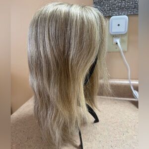 Blonde Women's Hair Wig – Natural Light Blonde